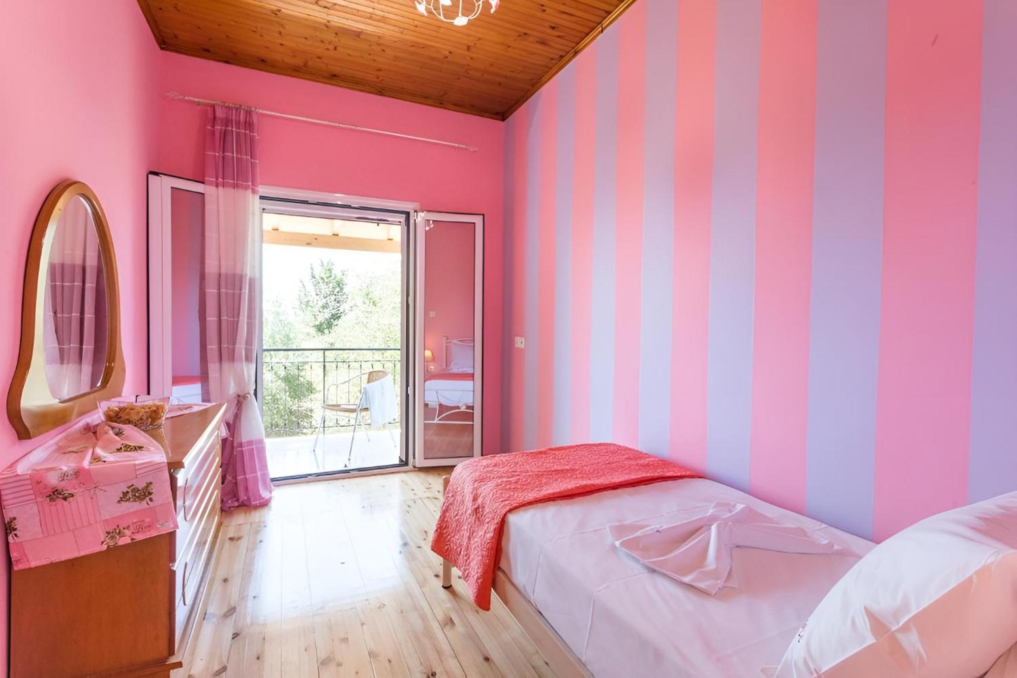 Stavros & Loulas House * Evropouloi